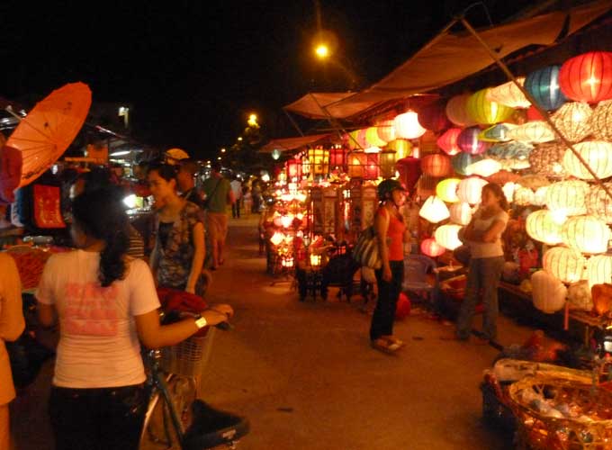 會安(an)夜市(shi) 會安(an)夜市(shi)