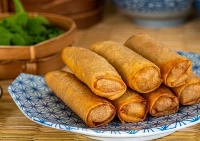 炸春卷 炸春卷